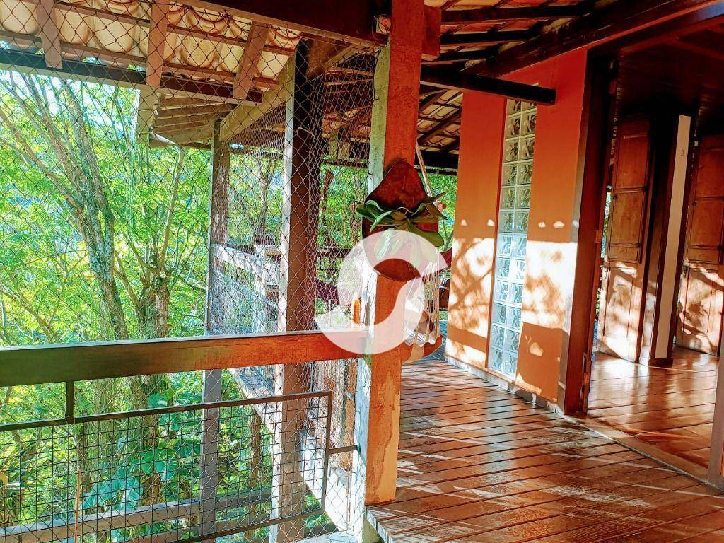 Casa à venda com 6 quartos, 380m² - São Francisco,Niterói