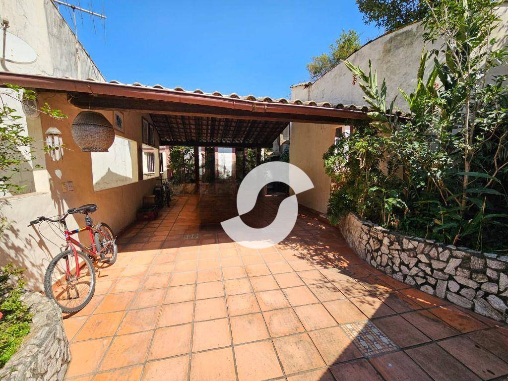  - Casa com 8 dormitórios à venda, 268 m² por R$ 1.450.000,00 - São Francisco - Niterói/RJ