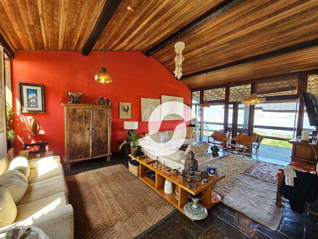 Casa à venda com 8 quartos, 268m² - São Francisco,Niterói