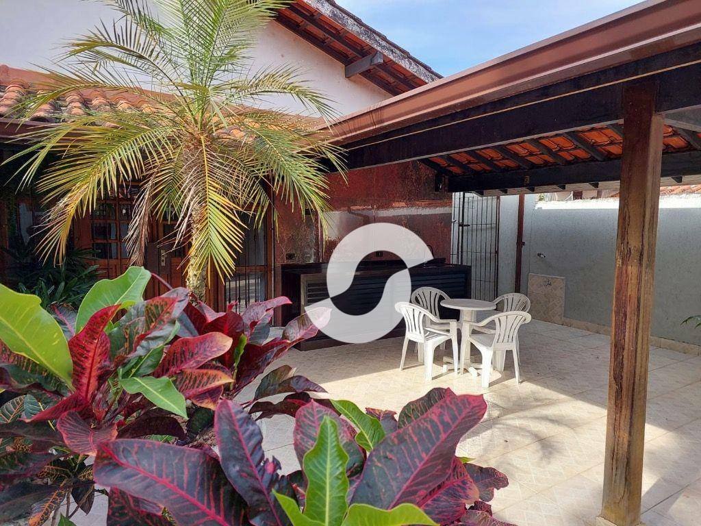  - CASA COM PISCINA E CHURRASQUEIRA - 2 QUARTOS E 2 BANHEIROS - ARMÁRIOS PLANEJADOS COZINHA E BANHEIRO