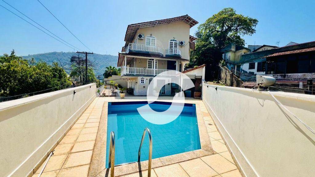 Casa à venda com 5 quartos, 456m² - São Francisco,Niterói