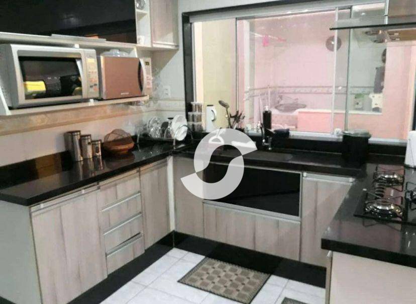 Casa à venda com 3 quartos, 214m² - Barreto,Niterói