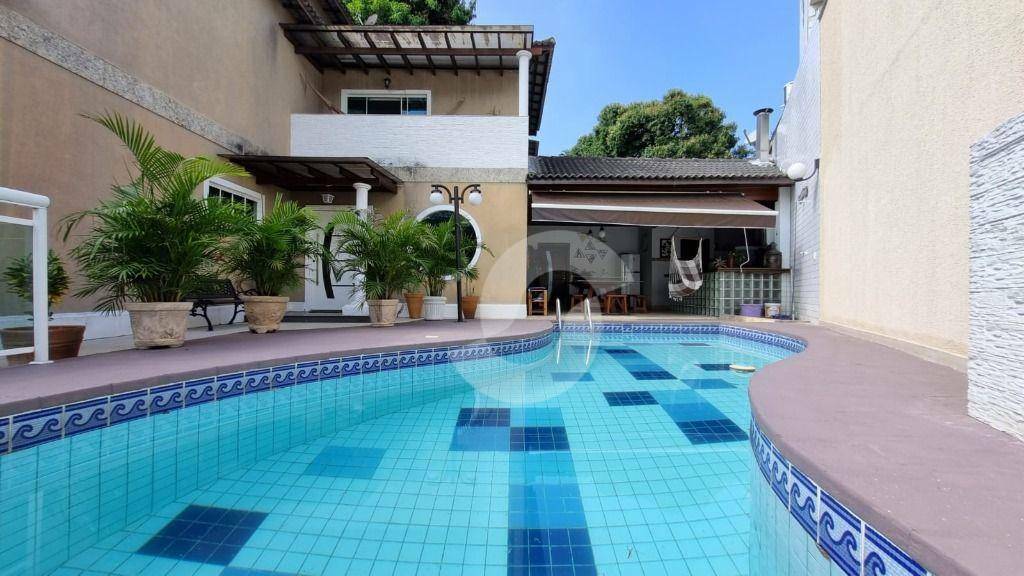 Casa à venda com 6 quartos, 310m² - Maria Paula,Niterói