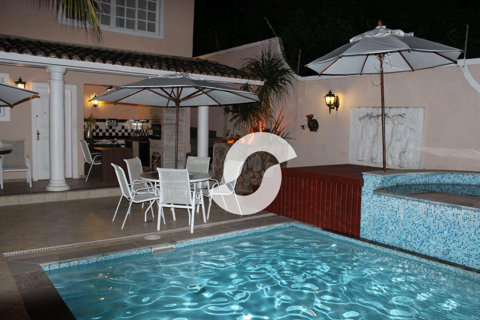 Casa à venda com 1 quarto, 600m² - Sape,Niterói