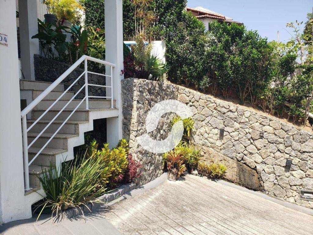 Casa à venda com 4 quartos, 552m² - Piratininga,Niterói