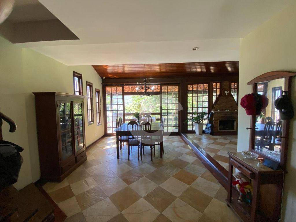 Casa à venda com 3 quartos, 198m² - Itaipu,Niterói