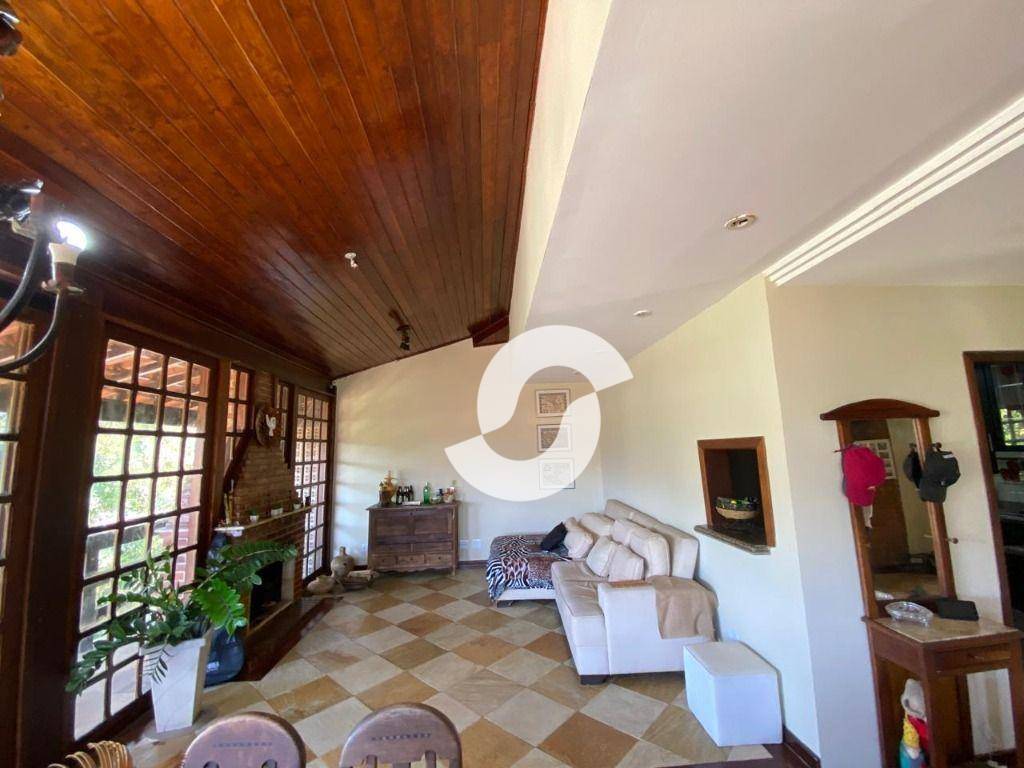  - Casa com 3 dormitórios à venda, 198 m² por R$ 893.000,00 - Itaipu - Niterói/RJ