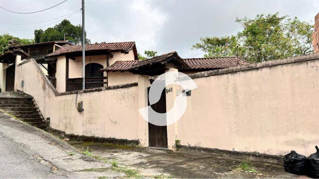 Casa à venda com 3 quartos, 220m² - Maria Paula,Niterói