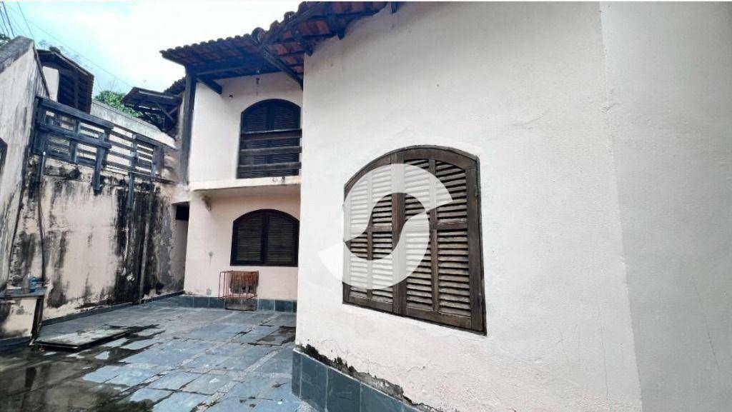 Casa à venda com 3 quartos, 220m² - Maria Paula,Niterói