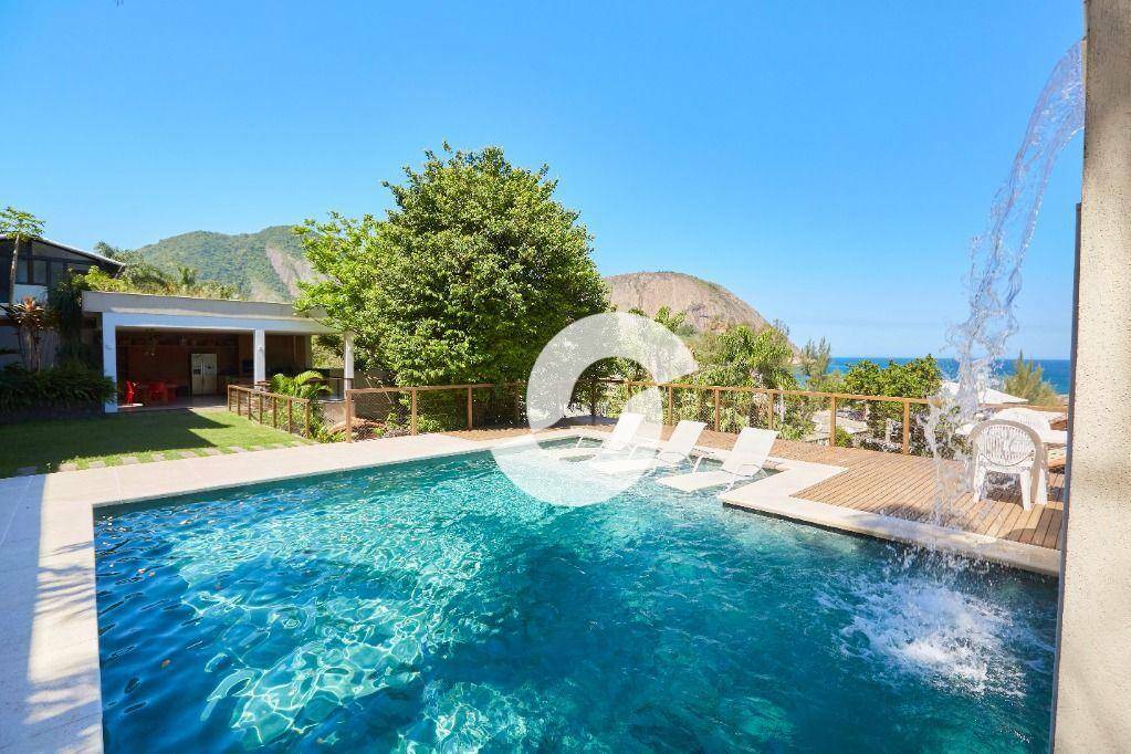 Casa à venda com 3 quartos, 600m² - Itacoatiara,Niterói