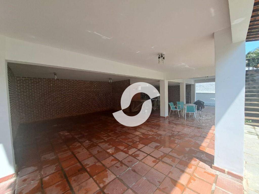  - Casa com 5 dormitórios à venda, 227 m² por R$ 790.000,00 - Pendotiba - Niterói/RJ