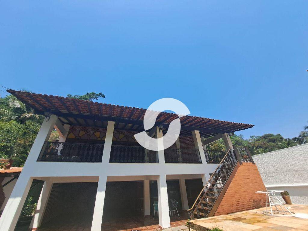 Casa à venda com 5 quartos, 227m² - Pendotiba,Niterói