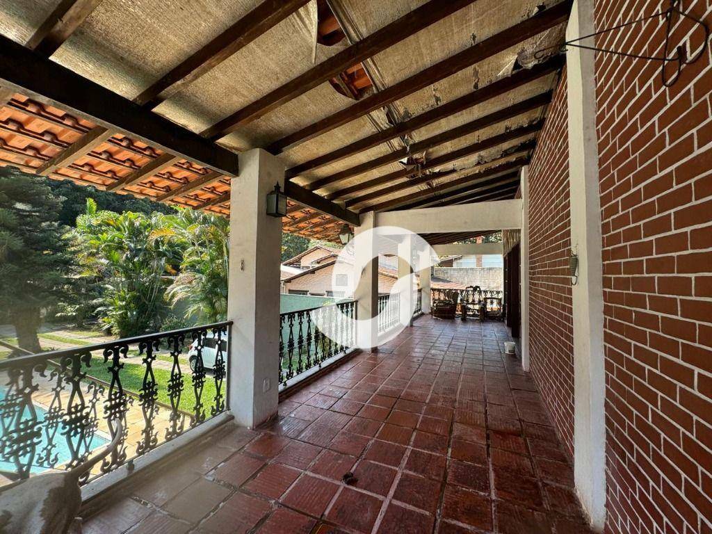 Casa à venda com 5 quartos, 227m² - Pendotiba,Niterói