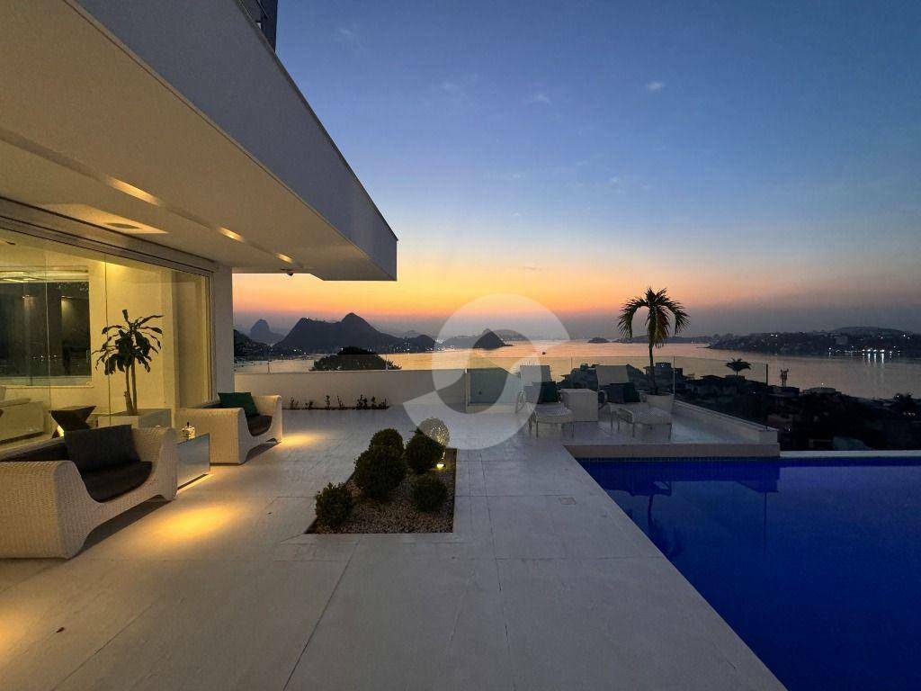  - Casa com 4 dormitórios à venda, 1400 m² por R$ 10.000.000,00 - Charitas - Niterói/RJ