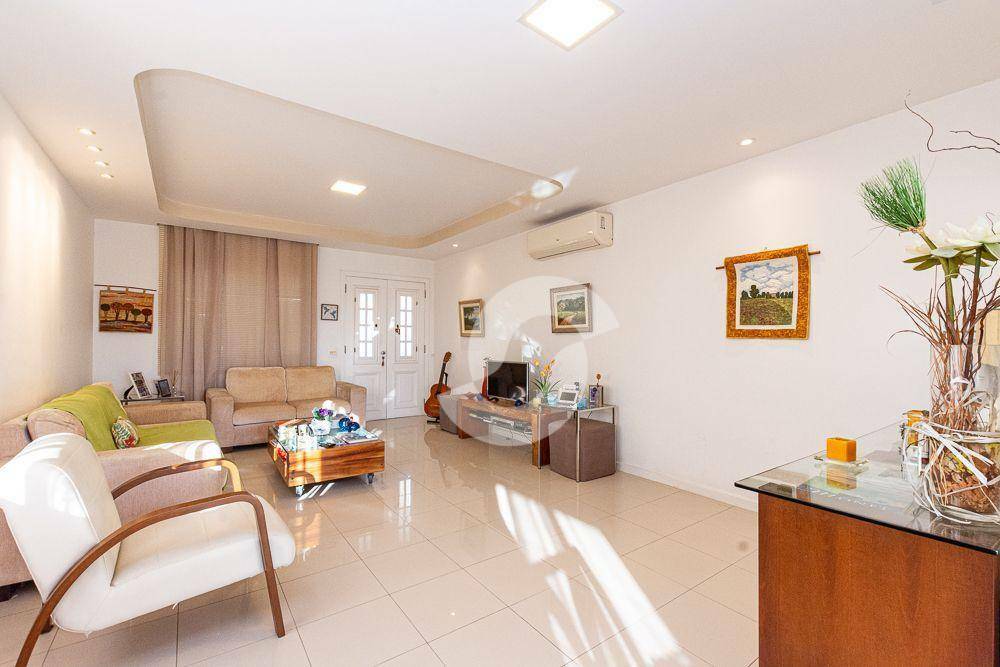 Casa à venda com 5 quartos, 228m² - Pendotiba,Niterói