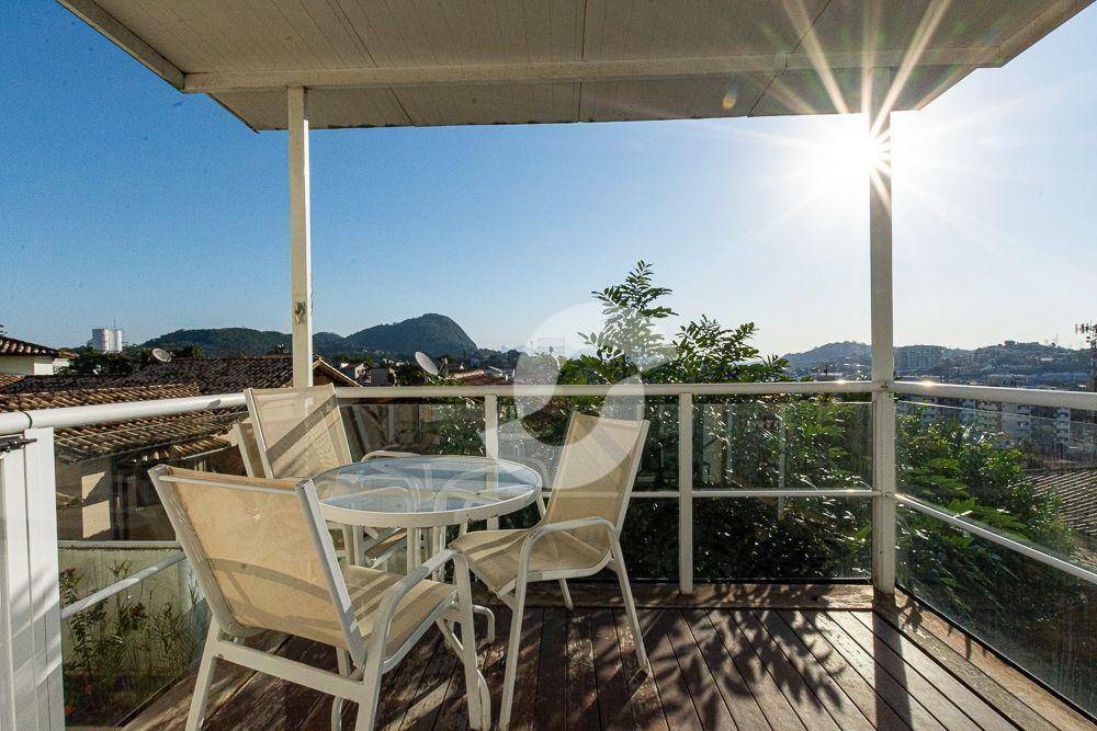 Casa à venda com 5 quartos, 228m² - Pendotiba,Niterói