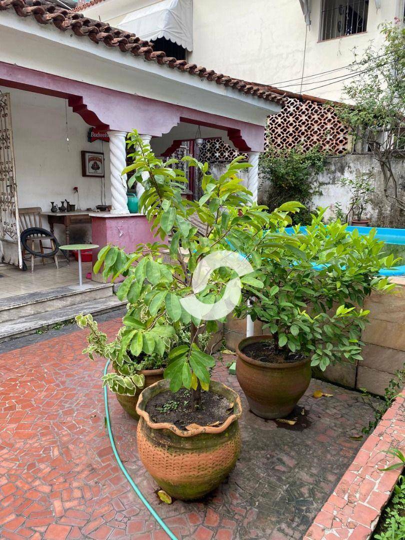 Casa à venda com 5 quartos, 300m² - Santa Rosa,Niterói