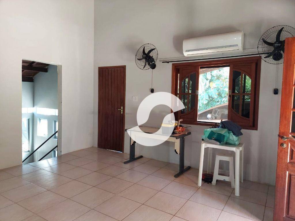  - Casa com 3 dormitórios à venda, 267 m² por R$ 690.000,00 - Badu - Niterói/RJ