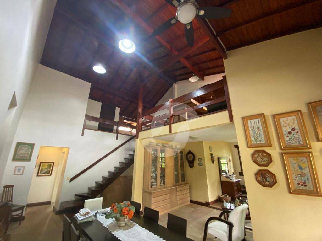 Casa à venda com 6 quartos, 550m² - Itaipu,Niterói