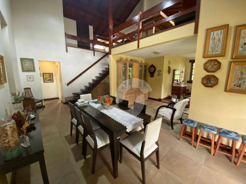 Casa à venda com 6 quartos, 550m² - Itaipu,Niterói