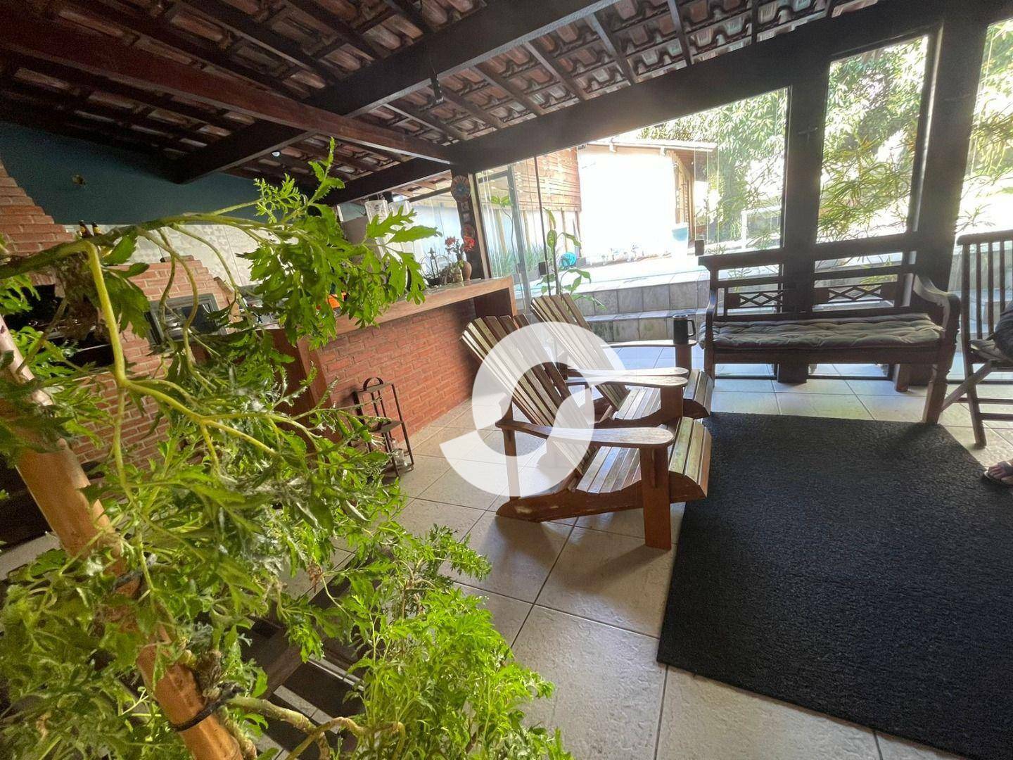 Casa à venda com 1 quarto, 80m² - Badu,Niterói