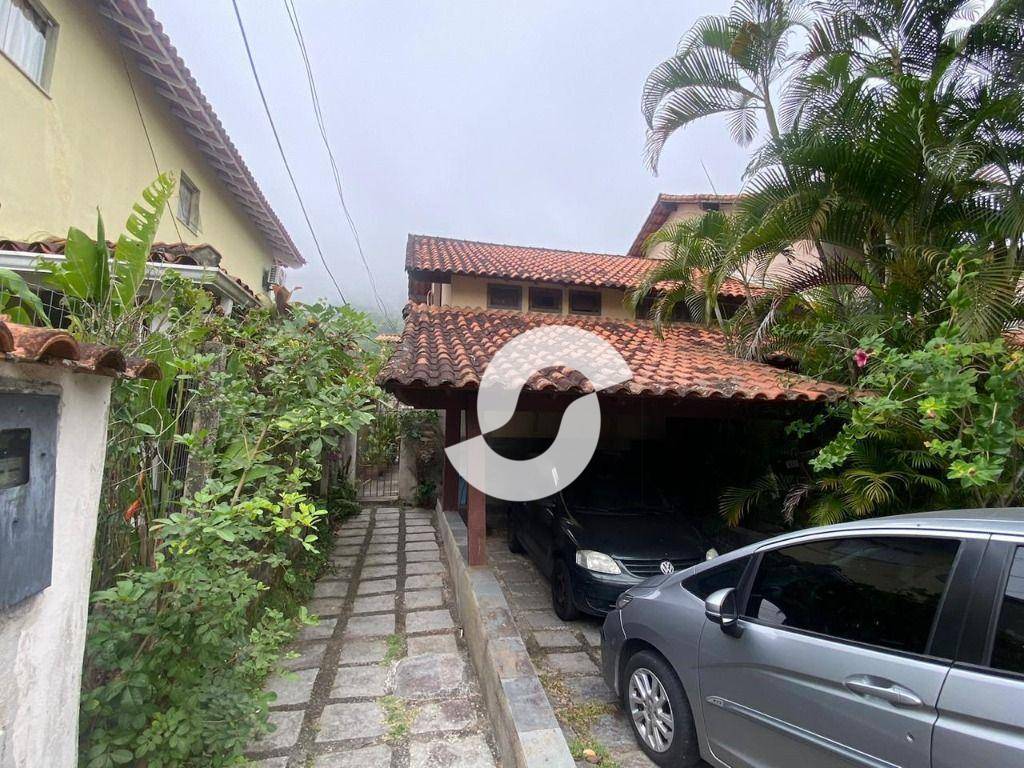 Casa à venda com 5 quartos, 180m² - Piratininga,Niterói