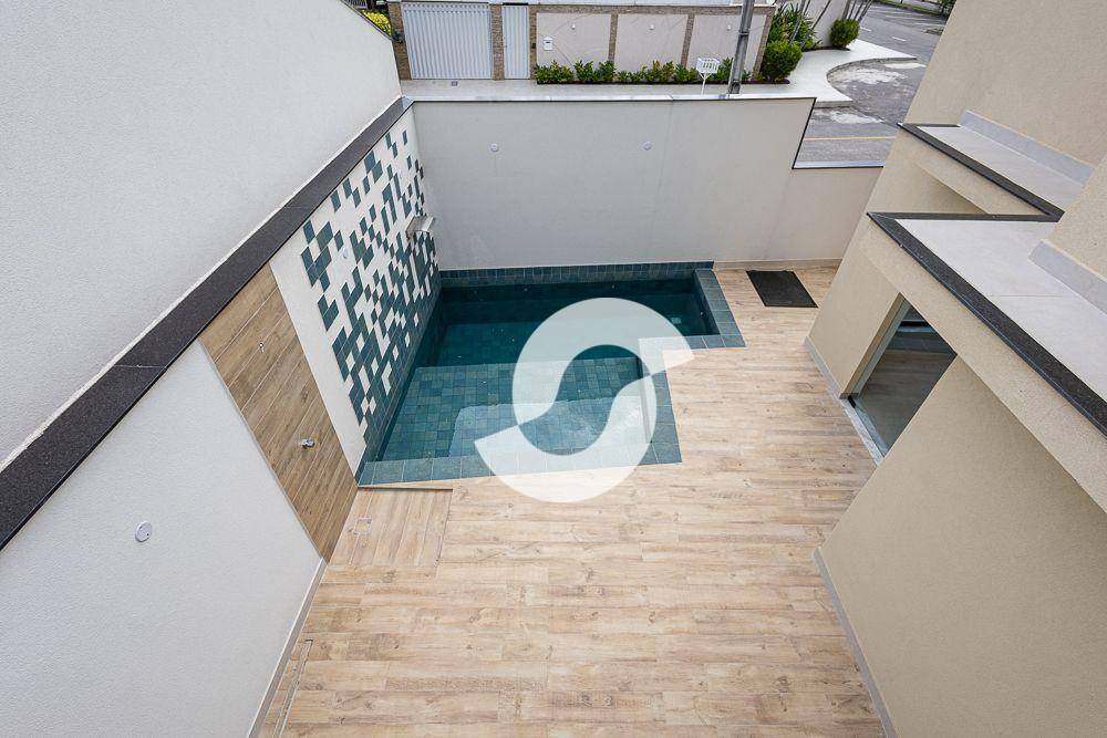 Casa à venda com 3 quartos, 242m² - Camboinhas,Niterói