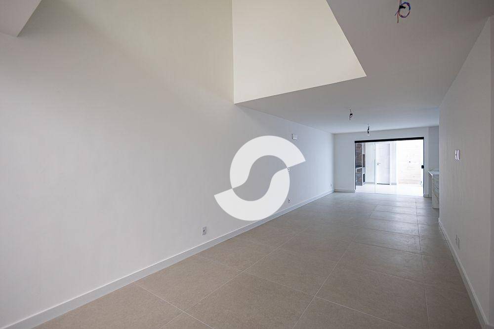 Casa à venda com 3 quartos, 206m² - Camboinhas,Niterói