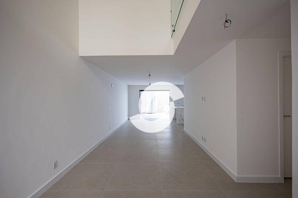 Casa à venda com 3 quartos, 206m² - Camboinhas,Niterói