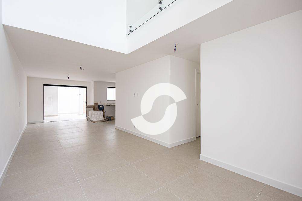 Casa à venda com 3 quartos, 203m² - Camboinhas,Niterói
