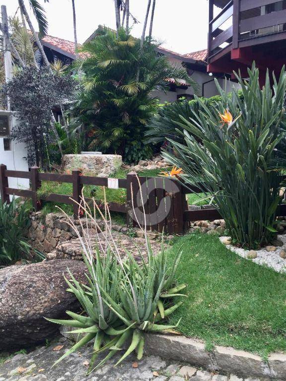  - Casa com 3 dormitórios à venda, 400 m² por R$ 1.650.000,00 - Piratininga - Niterói/RJ