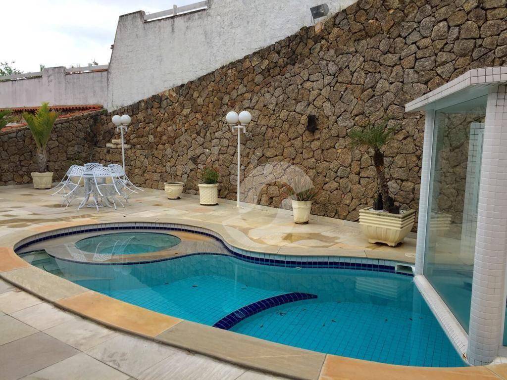 Casa à venda com 3 quartos, 400m² - Piratininga,Niterói
