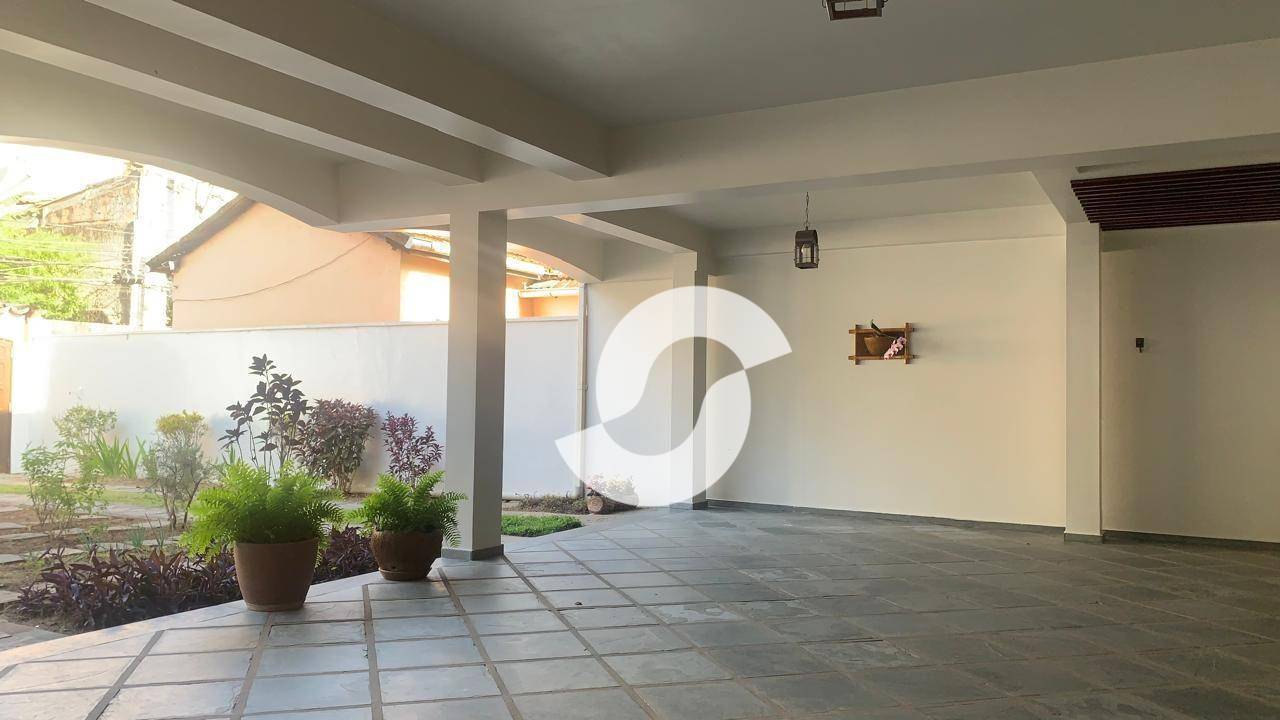 Casa à venda com 4 quartos, 332m² - Santa Rosa,Niterói