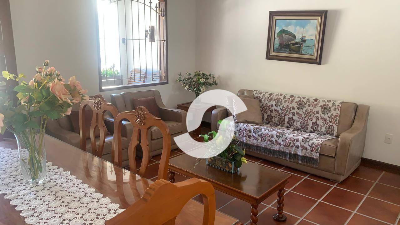 Casa à venda com 4 quartos, 332m² - Santa Rosa,Niterói