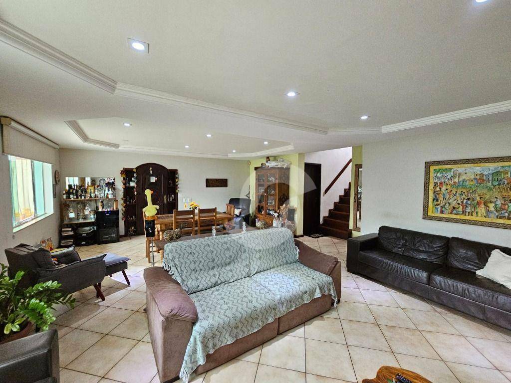 Casa à venda com 5 quartos, 267m² - Maravista,Niterói