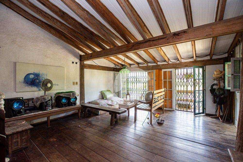 Casa à venda com 3 quartos, 249m² - Piratininga,Niterói