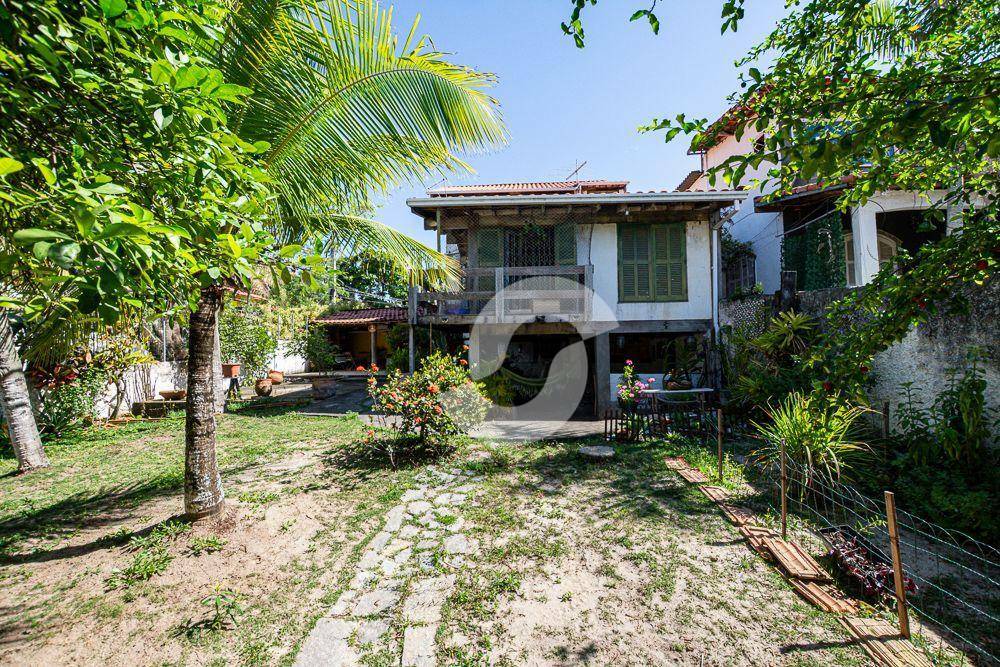Casa à venda com 3 quartos, 249m² - Piratininga,Niterói