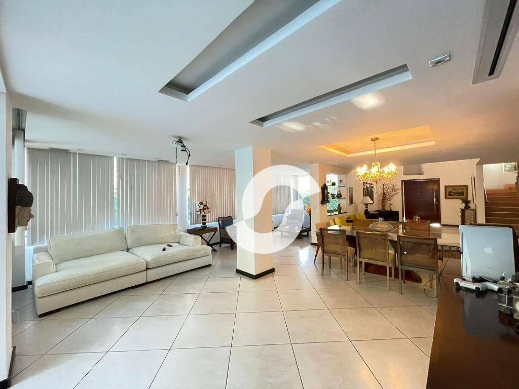 Casa à venda com 4 quartos, 350m² - Itacoatiara,Niterói