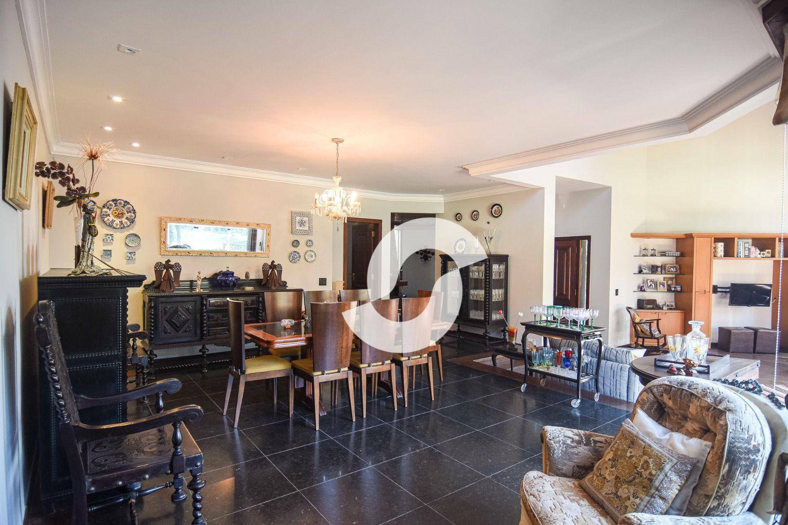 Casa à venda com 5 quartos, 650m² - São Francisco,Niterói