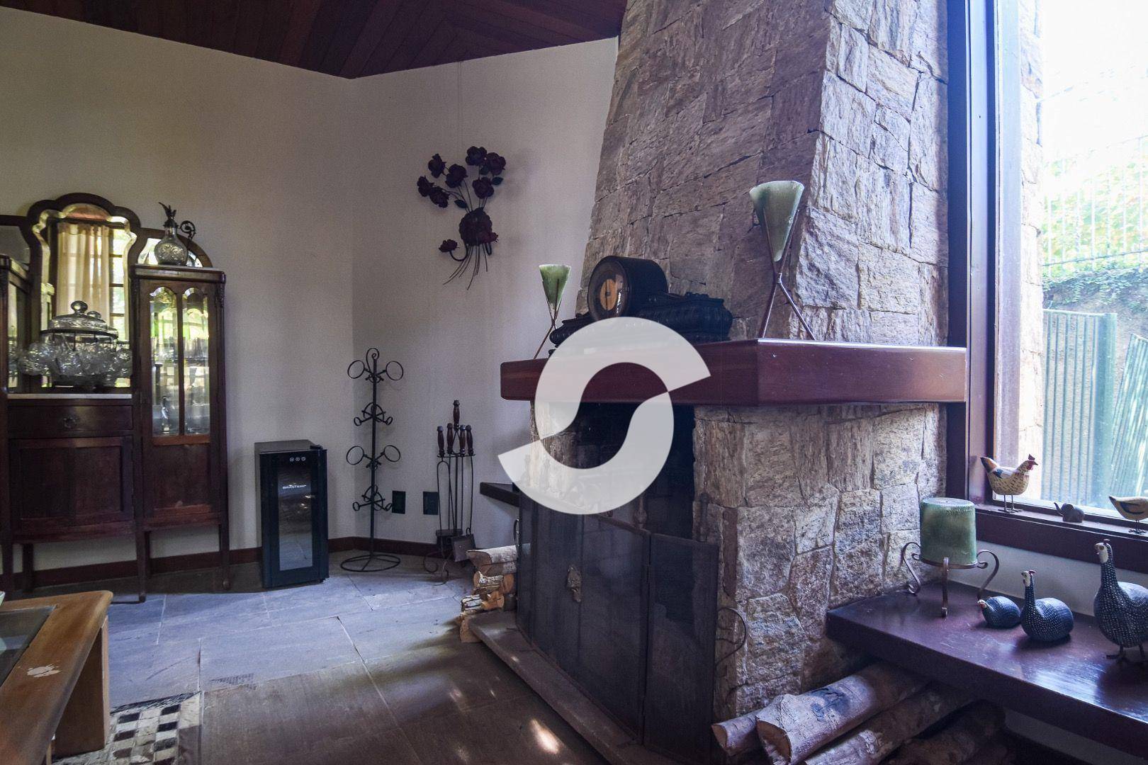 Casa à venda com 5 quartos, 650m² - São Francisco,Niterói