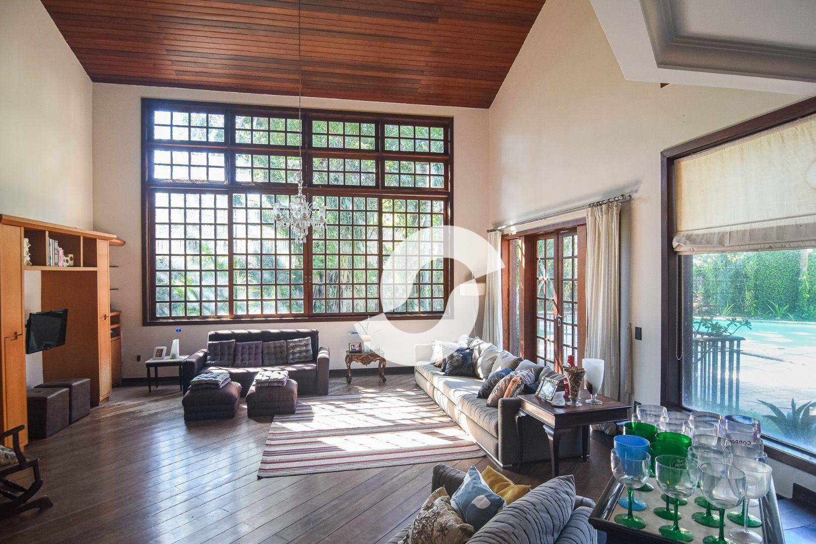 Casa à venda com 5 quartos, 650m² - São Francisco,Niterói