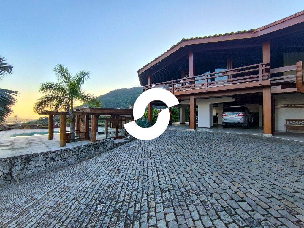 - Casa com 4 dormitórios à venda, 559 m² por R$ 4.500.000,00 - Itaipu - Niterói/RJ