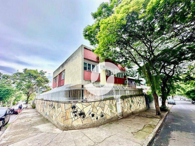 Casa à venda com 5 quartos, 320m² - Vital Brasil,Niterói