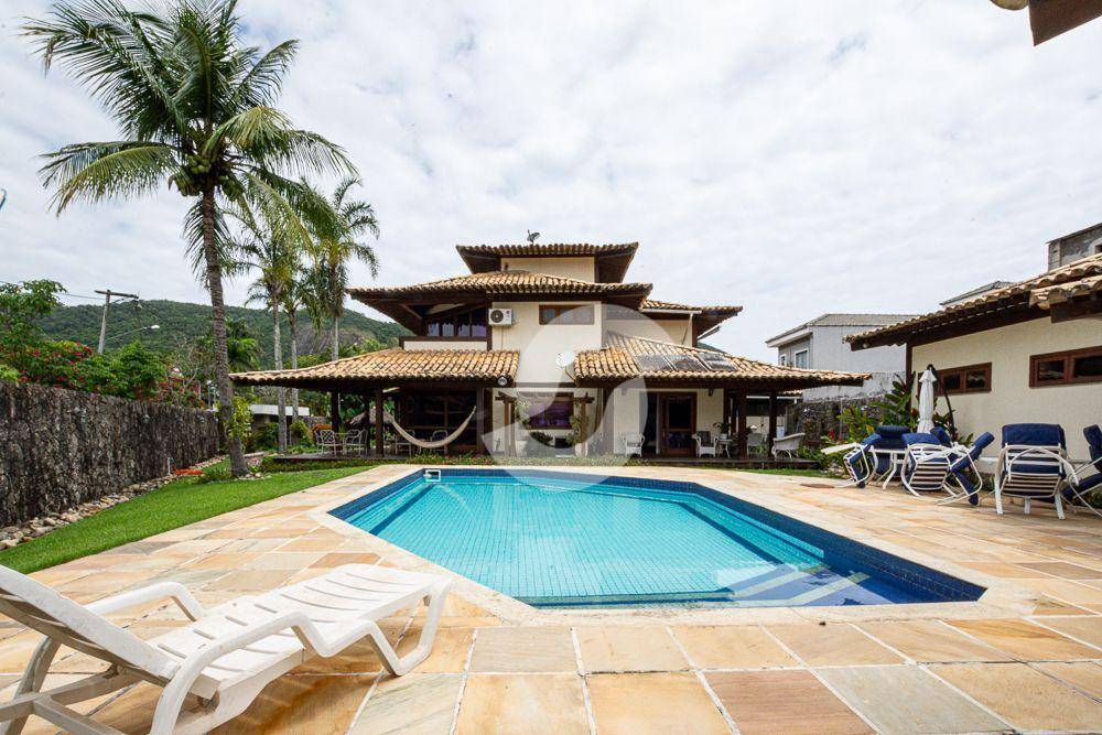 Casa à venda com 4 quartos, 425m² - Itaipu,Niterói
