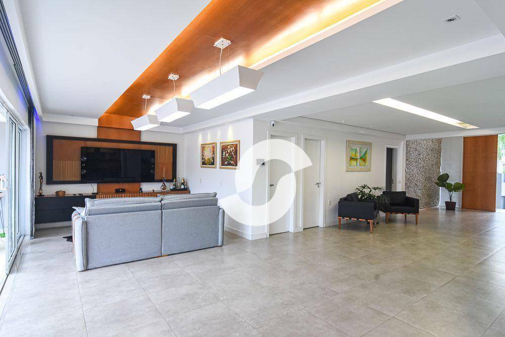 Casa à venda com 5 quartos, 385m² - Camboinhas,Niterói