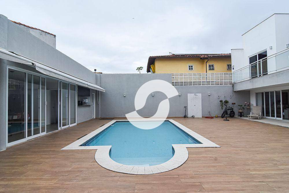 Casa à venda com 5 quartos, 385m² - Camboinhas,Niterói