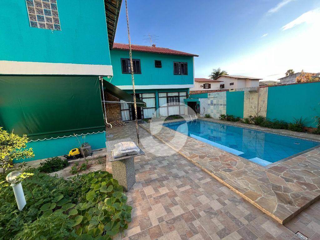 Casa à venda com 3 quartos, 212m² - Itaipu,Niterói
