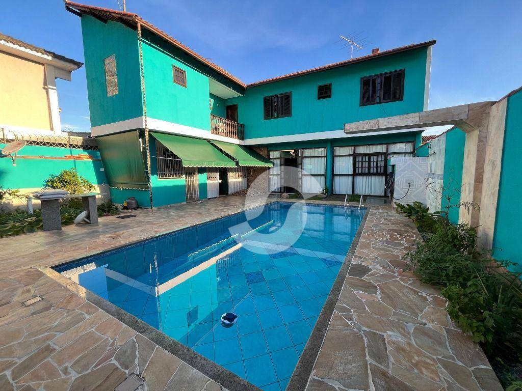 Casa à venda com 3 quartos, 212m² - Itaipu,Niterói
