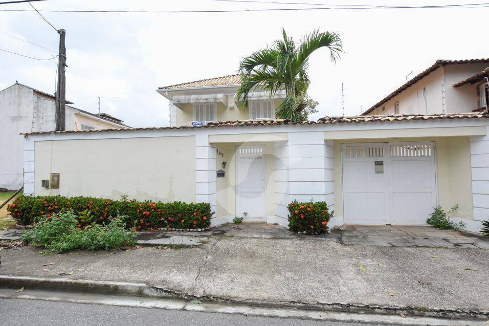 Casa à venda com 3 quartos, 165m² - Piratininga,Niterói