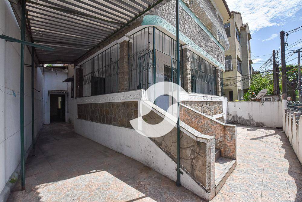 Casa à venda com 5 quartos, 140m² - Barreto,Niterói
